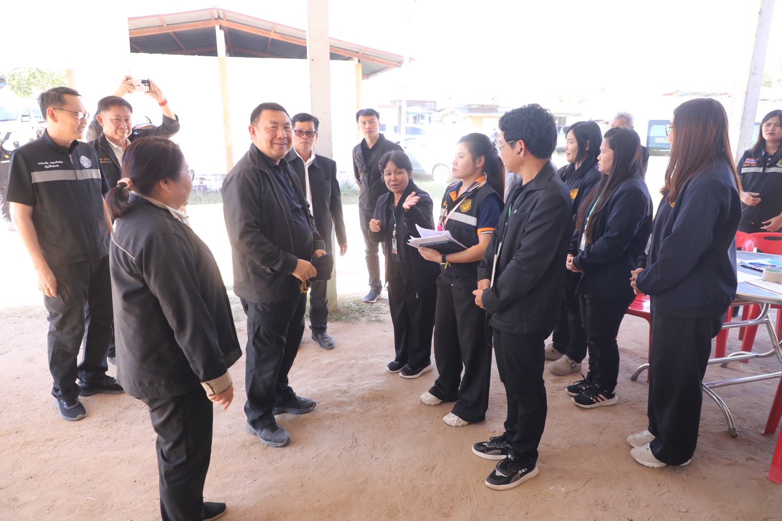 title - “ส.ป.ก. ไม่ทิ้งใครไว้ข้างหลัง” เลขาฯ สั่งลุย ศูนย์เคลื่อนที่ เร่งช่วยเกษตรกรในเขตปฏิรูปที่ดินในพื้นที่เสี่ยงภัย